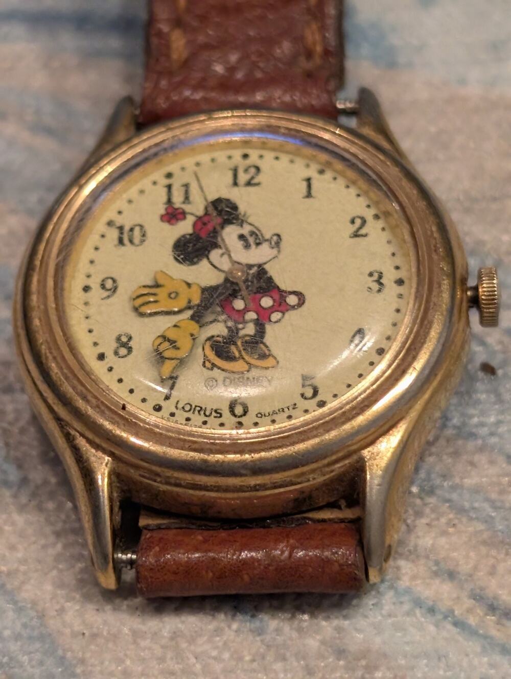 Vintage Disney Mickey Mouse Lorus Watch NEEDS BATTERY Missing Tail Keeper